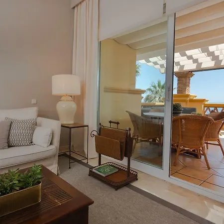 Superb Front Line Location With Heated Pool Apartamento
