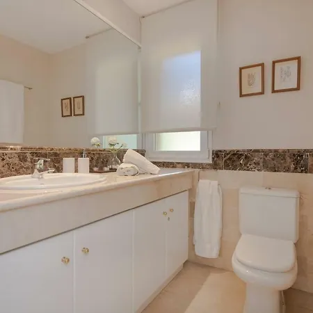 Superb Front Line Location With Heated Pool * Μαρμπέλλα