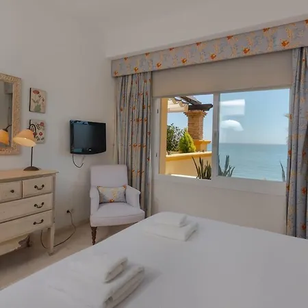 Superb Front Line Location With Heated Pool Διαμέρισμα