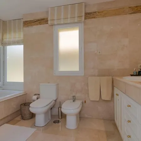 Superb Front Line Location With Heated Pool Διαμέρισμα Μαρμπέλλα