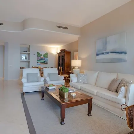 Superb Front Line Location With Heated Pool * Μαρμπέλλα